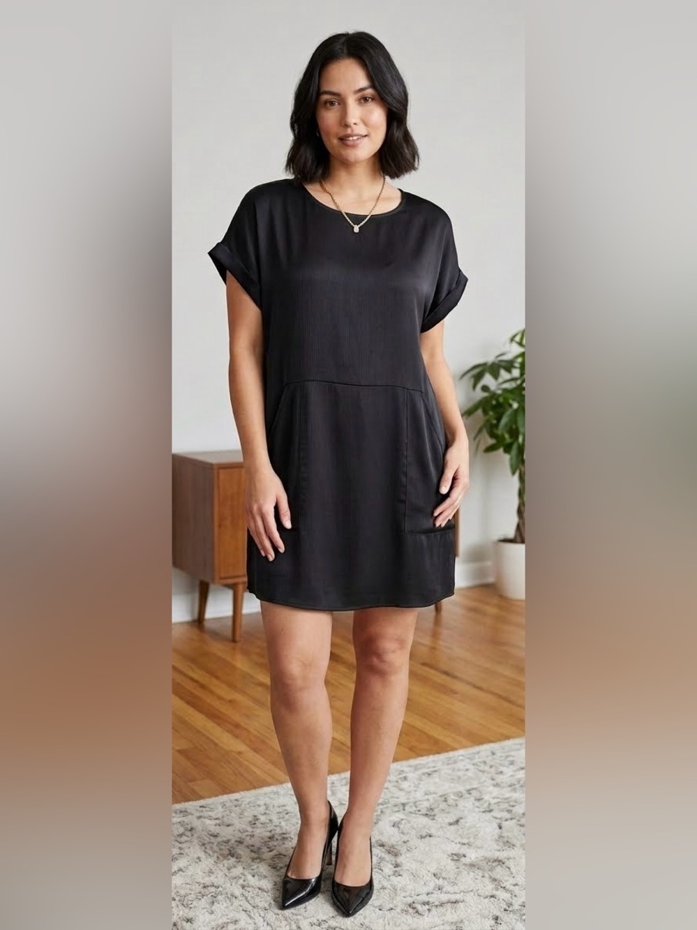 Entro Black Short Sleeve Shift Dress with Pockets